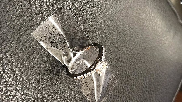 NYの路上で落とした婚約指輪 警察のTwitter手配で持ち主発見